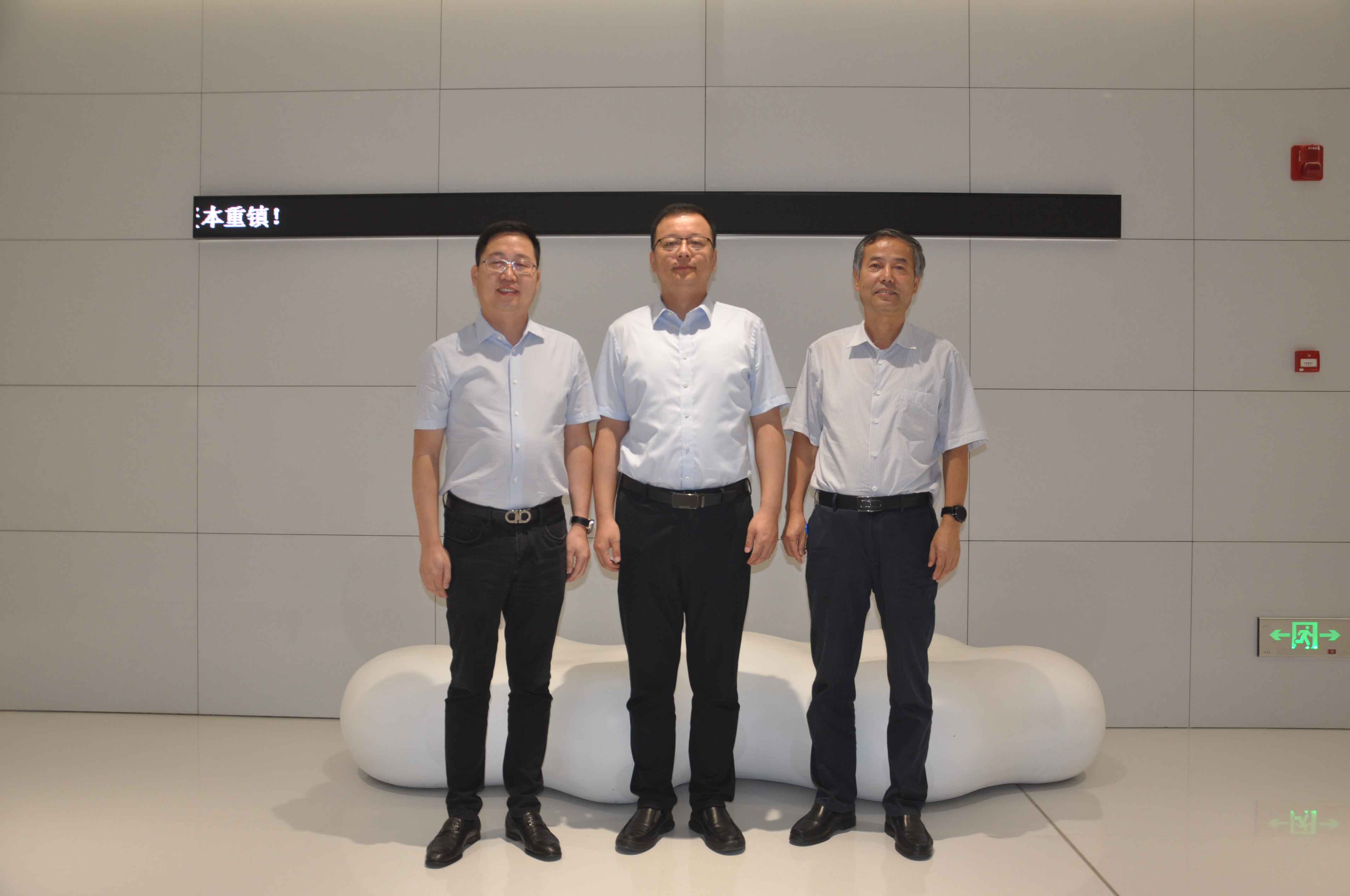 20190909通訊稿-研究院公司入駐中西部陸港金融小鎮(zhèn)簽約儀式暨陜西環(huán)保集團專業(yè)化眾創(chuàng)空間設立儀式2.jpg